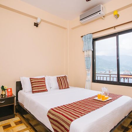 Hotel Ezen Pokhara Buitenkant foto