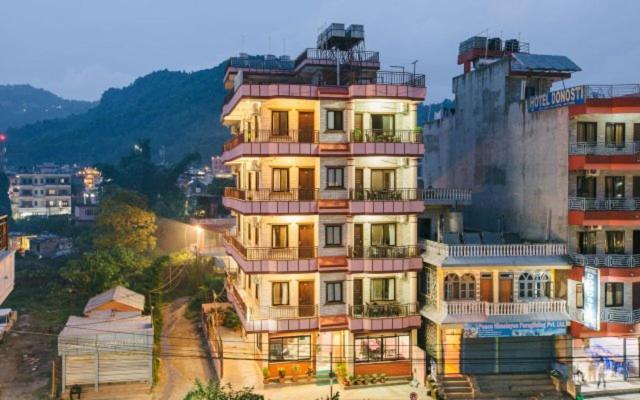 Hotel Ezen Pokhara Buitenkant foto